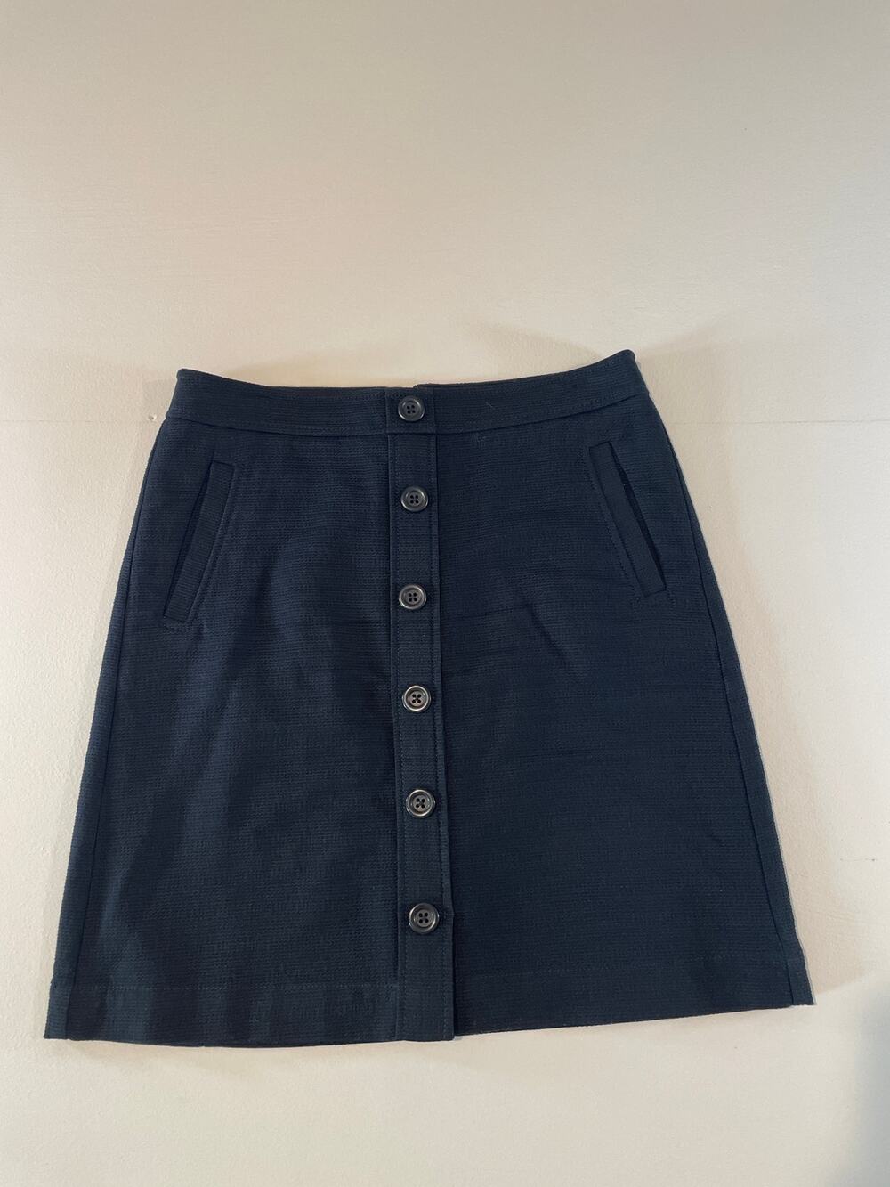 Ann Taylor Black Textured Button Front Skirt Size 8